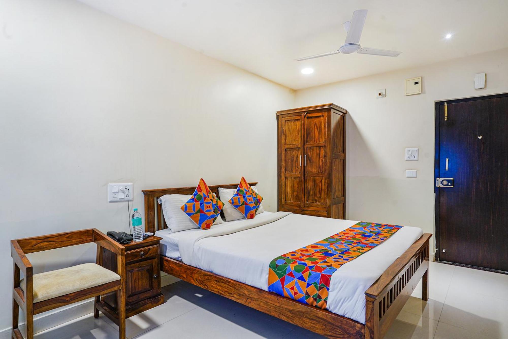 Townhouse 1093 Unique Suites Haïdarabad Extérieur photo